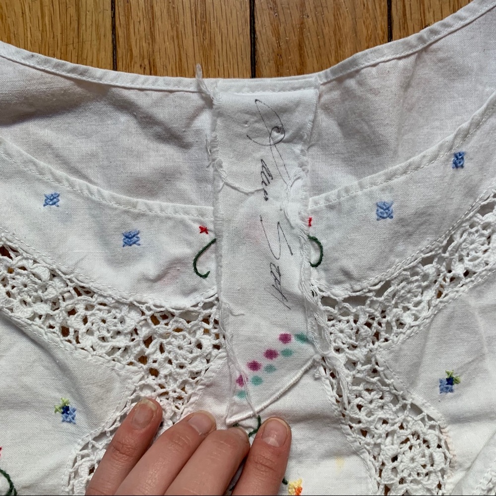 Beautiful off the shoulder blouse - Picture 7 of 10